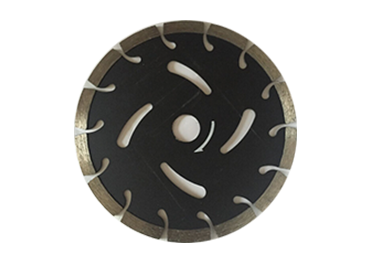 Sintering segmented diamond saw blade